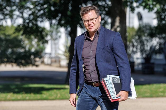 Kabinettsklausur Carsten Schneider (SPD), Minister fuer Umwelt, Klimaschutz, Naturschutz und nukleare Sicherheit, bei einer Kabinettsklausur am 25.08.26 in der Schloss Neuhardenberg in Brandenburg. Brandenburg Deutschland Schloss Neuhardenberg *** Cabinet Retreat: Carsten Schneider (SPD), Minister for the Environment, Climate Protection, Nature Conservation, and Nuclear Safety, at a cabinet retreat on August 25, 2026, at Neuhardenberg Castle in Brandenburg, Germany; Neuhardenberg Castle