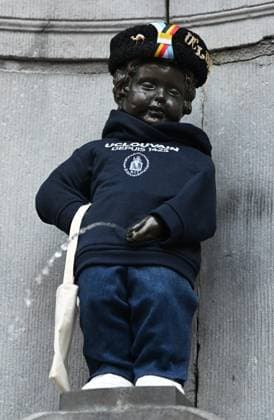 Manneken Pis Becomes A Student BRUSSELS, BELGIUM - AUGUST 25 : UCLouvain in Brussels presents the Manneken-Pis with a student s outfit.The ceremony is followed by a procession to Rue de l Étuve, where the outfit is unveiled...on August 25, 2026 in Brussels, Belgium, 25 08 2026 Brussels Belgium  Copyright: xBertxVanxDenxBrouckex