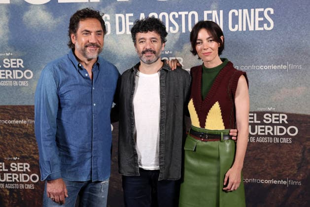 Rodrigo Sorogoyen presents his film *El ser querido* in Madrid. Javier Bardem, Rodrigo Sorogoyen, and Vicky Luengo pose at the photocall for the film *El ser querido*, on August 25, 2026, in Madrid, Spain CELEBRITIES MOVIES FILM PHOTOCALL Raú Madrid Madrid, Spain  Copyright: xRaulxTerrelx 7731446