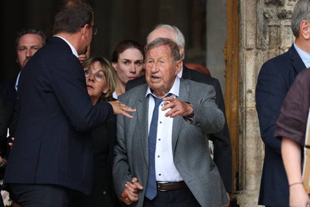 Francois Patriat Funeral - Semur-en-Auxois Guy Roux during the funeral of French senator and former minister François Patriat at the Collégiale Notre-Dame in his birth town of Semur-en-Auxois, Côte-d’Or, France on August 25, 2026. Patriat, former Socialist ,was the group leader of Macron s party in the Senate. He died at 83 following a serious cycling accident. Photo by Raphael Lafargue ABACAPRESS.COM Semur-en-Auxois France  Copyright: xLafarguexRaphael ABACAx