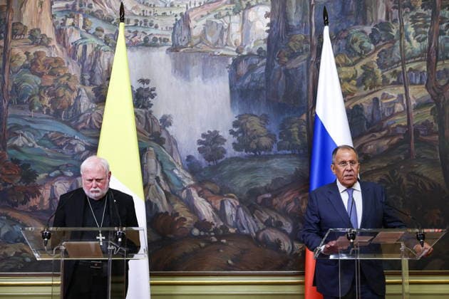 RUSSIA, MOSCOW - AUGUST 25, 2026: Archbishop Paul Richard Gallagher (L), Vatican s Secretary for Relations with States, and Russia s Foreign Minister Sergei Lavrov give a press briefing following their talks at the Reception House of the Russian Foreign Ministry Moscow Russia  - ZUMAt113 20260825_zaa_t113_082 Copyright: xSergeixBulkinx