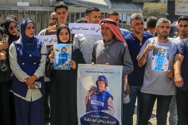 Palestinian journalists in Gaza remember five colleagues killed in Israeli attacks GAZA, PALESTINE - AUGUST 25: Palestinian journalists gather in the courtyard of Nasser Hospital in Khan Younis to commemorate five colleagues killed in Israeli attacks one year earlier, on August 25, 2026 in Khan Yunis, Gaza Palestine. Holding photographs of the slain journalists, participants called for an end to attacks against members of the press and for greater protection for media workers. Abed Rahim Khatib Anadolu Khan Yunis Gaza. Editorial use only. Please get in touch for any other usage.  Copyright: x2026xAnadoluxAbedxRahimxKhatibx