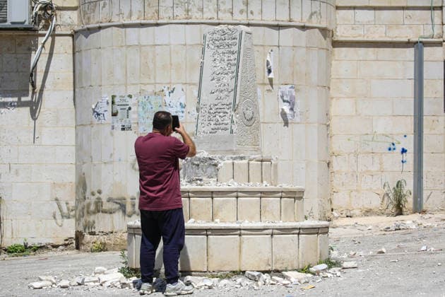 Far-right Israeli lawmaker smashes Palestinian memorial in West Bank NABLUS, WEST BANK, PALESTINE - AUGUST 25: Palestinians inspect the damage to a Palestinian memorial, which was smashed with a sledgehammer by far-right Israeli lawmaker Zvi Sukkot and those accompanying him, who entered the village of Madama near Nablus in the northern West Bank under the protection of Israeli soldiers, on August 25, 2026. Far-right lawmaker Sukkot and those accompanying him raided the village of Madama in Nablus in the early morning under the protection of Israeli soldiers. Far-right Israeli lawmaker Zvi Sukkot along with three people accompanying him, smashed the memorial with sledgehammers and also recorded the others attacking the memorial with his pho  Copyright: x2026xAnadoluxNedalxEshtayahx