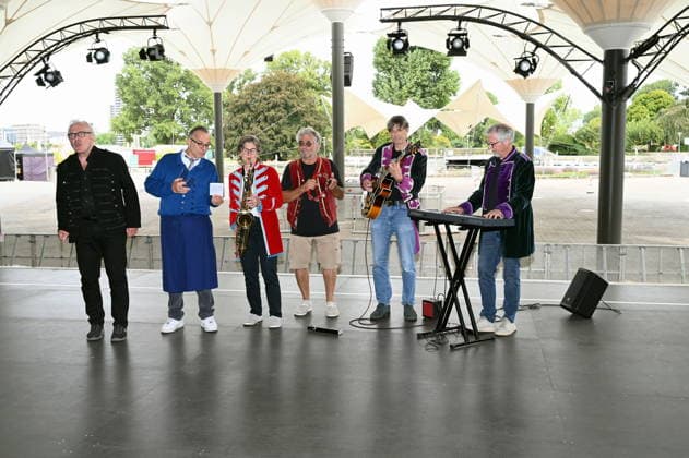 Die Band Köbes Underground, eine Musikgruppe im Kölner Karneval und Hausband der alternativen Kölner Karnevalsveranstaltung Stunksitzung, posiert auf der Bühne bei der PK zum Auftritt der Band am 04.09.2026 im Kölner Tanzbrunnen. *** The band Köbes Underground, a group that performs during Cologne Carnival and serves as the house band for the alternative Cologne Carnival event Stunksitzung, poses on stage at the press conference for the band’s performance on September 4, 2026, at Cologne’s Tanzbrunnen.