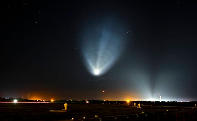 A SpaceX Falcon 9 rocket creates an exhaust plume during the pre-dawn hours as it launches an additional 29 Starlink satellites on mission 10-49 at 5:33 AM from Launch Complex 40 at the Cape Canaveral Space Force Station, Florida on Tuesday August 25, 2026.  CCP20260825004 JOExMARINO