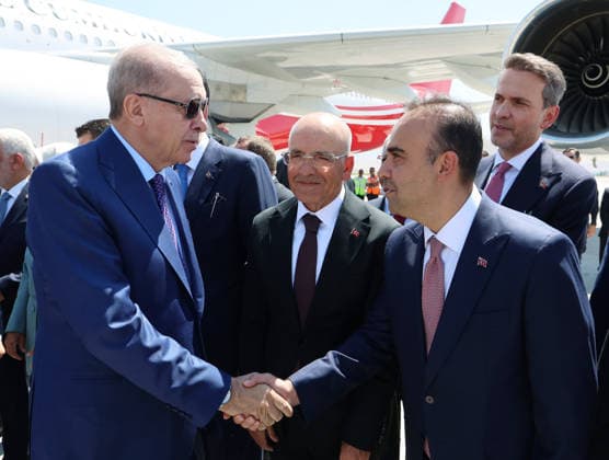 Turkish President Recep Tayyip Erdogan MUS, TURKIYE - AUGUST 25: (----EDITORIAL USE ONLY - MANDATORY CREDIT - TURKISH PRESIDENCY MURAT CETINMUHURDAR HANDOUT - NO MARKETING NO ADVERTISING CAMPAIGNS - DISTRIBUTED AS A SERVICE TO CLIENTS----) Turkish President Recep Tayyip Erdogan shakes hand with Turkish Industry and Technology Minister Mehmet Fatih Kacir (R) upon his arrival at Mus Sultan Alparslan Airport to attend the 955th anniversary commemoration events of the Victory of Manzikert (Malazgirt) held in Bitlis on August 25, 2026 in Mus, Turkiye. Turkish Presidency Murat Cetinmuhurdar Handout Anadolu Mus Turkey. Editorial use only. Please get in touch for any other usage.  Copyright: x2026xAnadoluxTurkishxPresidency MuratxCetinmuhurdar Handoutx