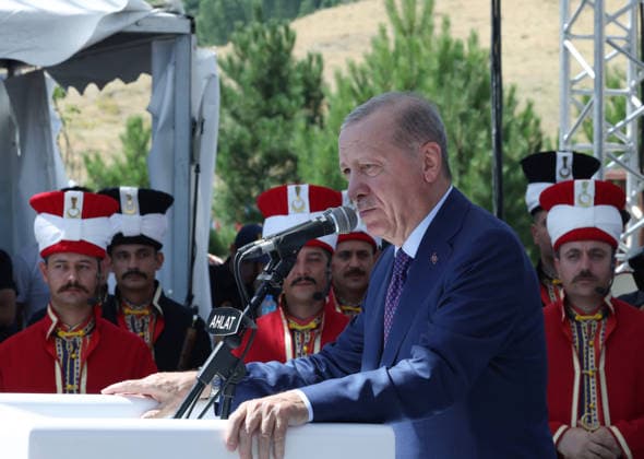 Turkish President Recep Tayyip Erdogan BITLIS, TURKIYE - AUGUST 25: (----EDITORIAL USE ONLY - MANDATORY CREDIT - TURKISH PRESIDENCY MUSTAFA KAMACI HANDOUT - NO MARKETING NO ADVERTISING CAMPAIGNS - DISTRIBUTED AS A SERVICE TO CLIENTS----) Turkish President Recep Tayyip Erdogan delivers a speech as he attends a ceremony marking the 955th anniversary of the Manzikert (Malazgirt) Victory during the Ahlat Events Area Program at the Recep Tayyip Erdogan Nation s Garden in the Ahlat district of Bitlis, Turkiye, on August 25, 2026. Tur Presidency Mustafa Kamaci Anadolu Bitlis Turkey. Editorial use only. Please get in touch for any other usage.  Copyright: x2026xAnadoluxTurxPresidency MustafaxKamacix