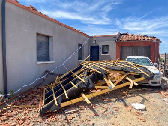 Illustration of the village of Pomas, partially destroyed after the tornado struck the Aude department (11). The tornado struck Pomas on Monday around 5:20 p.m. Many roofs were torn off and houses were blown away. Météo France had placed several departments in the Southwest, including the Aude, under an orange alert for thunderstorms, citing the risk of locally severe weather. Thirty-nine people were injured in Pomas, Aude, France, on August 25, 2026. Sylvain Gelineau, Bestimage. Image showing the village of Pomas, partially destroyed after a tornado struck the Aude department, 11. The tornado struck Pomas on Monday around 5:20 p.m. Numerous roofs were torn off, and houses were blown apart. Météo France had placed several southwestern depa  Copyright: xSylvainxGelineau xBestimagexSylvainxGelineau xBestimagex