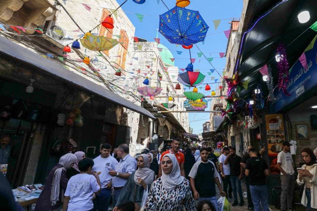 Nablus marks Mawlid al-Nabi with decorations and street celebrations NABLUS, WEST BANK - AUGUST 25: Streets and roads are decorated as Palestinians gather at shopping areas and distribute sweets to mark Mawlid al-Nabi, the anniversary of the birth of Prophet Muhammad, in Nablus, West Bank, Palestine on August 25, 2026. Nedal Eshtayah Anadolu Nablus West Bank. Editorial use only. Please get in touch for any other usage.  Copyright: x2026xAnadoluxNedalxEshtayahx