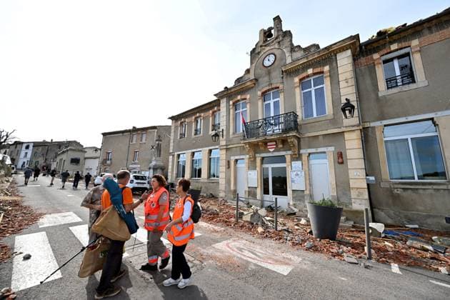 The day after the tornado that struck the village of Pomas PHOTOPQR LA DEPECHE DU MIDI LAURENT DARD POMAS 08 25 2026 DDM LAURENT DARD POMAS SMALL VILLAGE IN THE AUDE DEPARTMENT DEVASTATED BY A TORNADE ON AUGUST 24, 2026, LATE IN THE DAY. THIS MORNING, RESIDENTS ARE AT WORK CLEARING DEBRIS The day after a tornado of rare intensity devastated the village of Pomas in southern France on August 25, 2026 Local Caption POMAS, AUDE, France  Copyright: xPHOTOPQR LAxDEPECHExDUxMIDI MAXPxLAURENTxDARDx 20260825DDM0087 20260825DDM0087