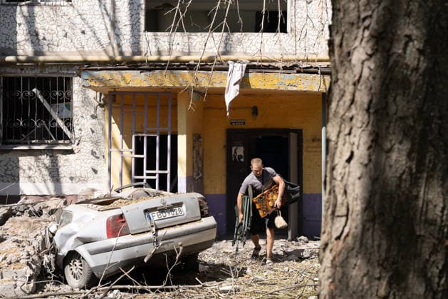 August 25, 2026, Kramatorsk, Donetsk Oblast, Ukraine: Aftermath of a Russian glide bomb attack in a residential neighbourhood in the city of Kramatorsk, Donetsk Oblast, Ukraine Kramatorsk Ukraine  - ZUMAm350 20260825_zip_m350_006 Copyright: xCameronxJones-Manleyx