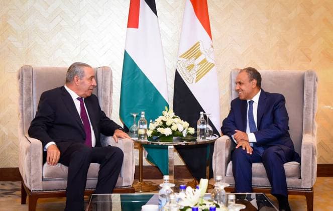 Egyptian Foreign Minister Meets Hussein al-Sheikh in Alamein Egyptian Foreign Minister Badr Abdelatty receives Vice President of the State of Palestine Hussein al-Sheikh in Alamein, Egypt, on August 25, 2026, in the presence of Palestinian National Council President Rawhi Fattouh and Fatah Central Committee member Majed Faraj. The meeting focuses on developments in the occupied Palestinian territories, efforts to support the legitimate rights of the Palestinian people, and implementation of the peace plan. Photo by Egyptian Foreign Minister Office apaimages Cairo Cairo Egypt 250826_Egypt_EPO_00(4) Copyright: xapaimagesxEgyptianxForeignxMinisterxOfficex xapaimagesx