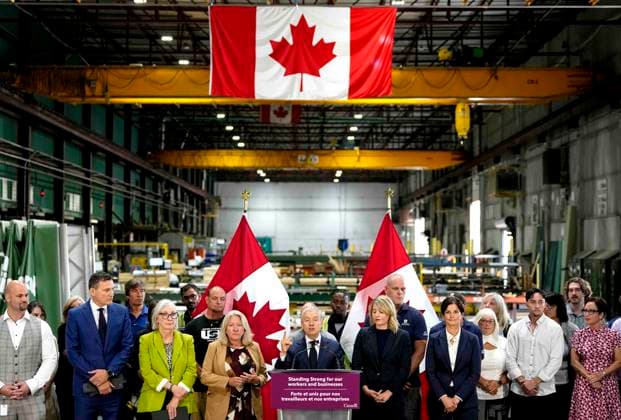 August 25, 2026, Ottawa, On, CAN: Minister of Finance and National Revenue Francois-Philippe Champagne speaks at a news conference on Canada s response to U.S. tariffs, at a roofing company in Ottawa, on Tuesday, Aug. 25, 2026. Ottawa CAN  - ZUMAc35_ 20260825_zaf_c35_009 Copyright: xJustinxTangx