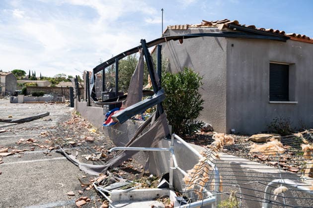 Illustration of the village of Pomas, partially destroyed after the tornado struck the Aude department (11). The tornado struck Pomas on Monday around 5:20 p.m. Many roofs were torn off and houses were blown away. Météo France had placed several departments in the Southwest, including the Aude, under an orange alert for thunderstorms, citing the risk of locally severe weather. 39 people were injured in Pomas, Aude, France, on August 25, 2026. Sylvain Gelineau Bestimage. Image showing the village of Pomas, partially destroyed after a tornado struck the Aude department 11. The tornado hit Pomas on Monday around 5:20 p.m. Numerous roofs were torn off, and houses were blown apart. Météo France had placed several southwestern departments—includ  Copyright: xSylvainxGelineau xBestimagexSylvainxGelineau xBestimagex