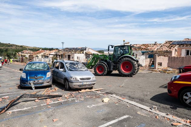 Illustration of the village of Pomas, partially destroyed after the tornado struck the Aude department (11). The tornado struck Pomas on Monday around 5:20 p.m. Many roofs were torn off and houses were blown away. Météo France had placed several departments in the Southwest, including the Aude, under an orange alert for thunderstorms, citing the risk of locally severe weather. 39 people were injured in Pomas, Aude, France, on August 25, 2026. Sylvain Gelineau Bestimage. Image showing the village of Pomas, partially destroyed after a tornado struck the Aude department 11. The tornado hit Pomas on Monday around 5:20 p.m. Numerous roofs were torn off, and houses were blown apart. Météo France had placed several southwestern departments—includ  Copyright: xSylvainxGelineau xBestimagexSylvainxGelineau xBestimagex