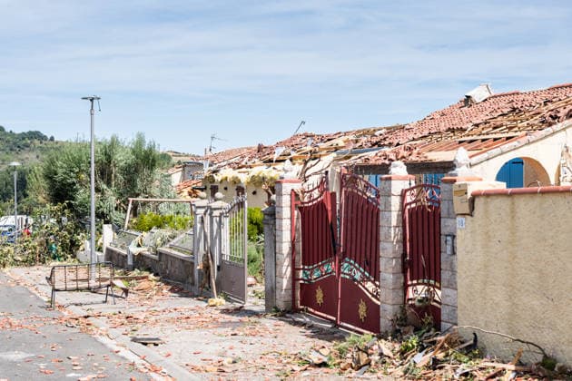 Illustration of the village of Pomas, partially destroyed after the tornado struck the Aude department (11). The tornado struck Pomas on Monday around 5:20 p.m. Many roofs were torn off and houses were blown away. Météo France had placed several departments in the Southwest, including the Aude, under an orange alert for thunderstorms, citing the risk of locally severe weather. 39 people were injured in Pomas, Aude, France, on August 25, 2026. Sylvain Gelineau, Bestimage. Image showing the village of Pomas, partially destroyed after a tornado struck the Aude department. 11. The tornado hit Pomas on Monday around 5:20 p.m. Numerous roofs were torn off, and houses were blown apart. Météo France had placed several southwestern departments—incl  Copyright: xSylvainxGelineau xBestimagexSylvainxGelineau xBestimagex