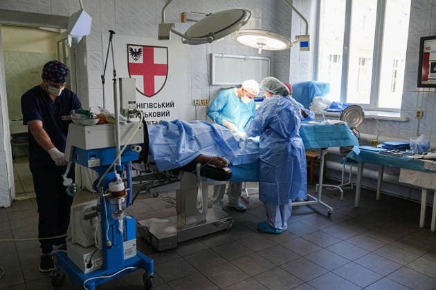 August 25, 2026, Chernihiv, Chernihiv Oblast, Ukraine: Surgeons performs surgeries in a operation room at a military hospital in Chernihiv, north of Kyiv, Ukraine, on August 25, 2026. Chernihiv Ukraine  - ZUMAa252 20260825_zip_a252_005 Copyright: xDavidxAllignonx