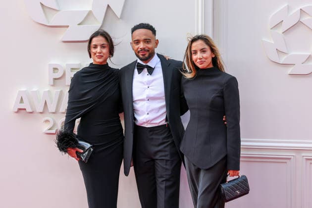 Entertainment Bilder des Tages Sports stars arrive at the PFA Awards 2026 at the Royal Opera House in Manchester, United Kingdom Featuring: Mollie Kmita, Liam MacDevitt and Rosie Kmita Where: Manchester, United Kingdom When: 25 Aug 2026 Credit: Alex Cropper Cover Images EDITORIAL USE ONLY. NOT FOR USE BY NEWSPAPERS BASED IN THE UK. Copyright: xx coverimg55944389