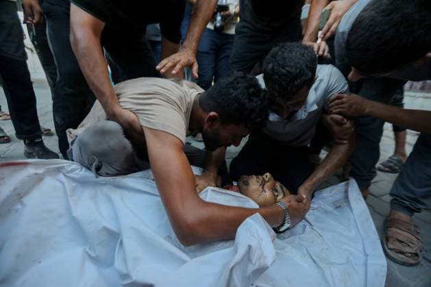 RECORD DATE NOT STATED Three Killed, Others Injured After House Strike in Northern Gaza (INT) Three Killed, Others Injured After House Strike in Northern Gaza August 25, 2026 - Gaza, Palestine: The bodies of Palestinians killed and others injured arrive at Al-Shifa Hospital in Gaza City after a house near Kamal Adwan Hospital in Jabalia, northern Gaza Strip, was struck. According to medical sources, three people were killed and others were injured in the attack. Credit: Hashem Zimmo TheNews2(Foto: Hashem Zimmo Thenews2 imago images) Three Killed, Others Injured After House Strike in Northern Gaza  Copyright: xHashemxZimmox