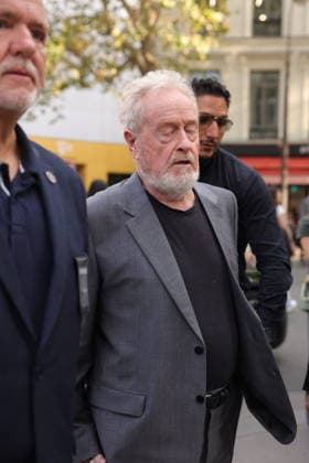 Exclusive: Ridley Scott steps out of the car for the premiere of the film *The Dog Stars* at the Pathé Palace in Paris, France, on August 25, 2026. Jasmine Aissaoui, Bestimage. Exclusive: Ridley Scott steps out of the car for the premiere of the film *The Dog Stars* at the Pathé Palace in Paris, France, on August 25, 2026 Paris France  Copyright: xJasminexAissaouix xBestimagexJasminexAissaouix xBestimagex