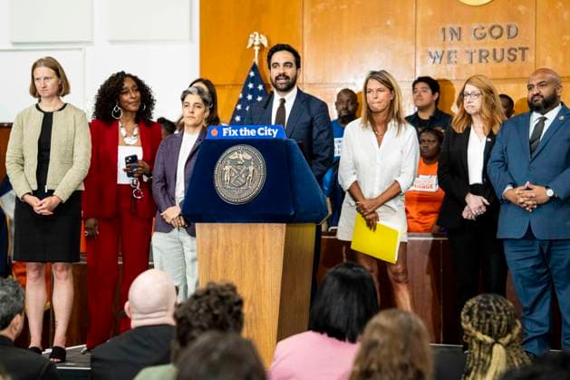 August 25, 2026, New York City, New York, United States: New York City Mayor ZOHRAN MAMDANI (D) speaking at a press conference in Manhattan Housing Court in New York City. New York City United States  - ZUMAb161 20260825_aap_b161_004 Copyright: xMichaelxBrochsteinx