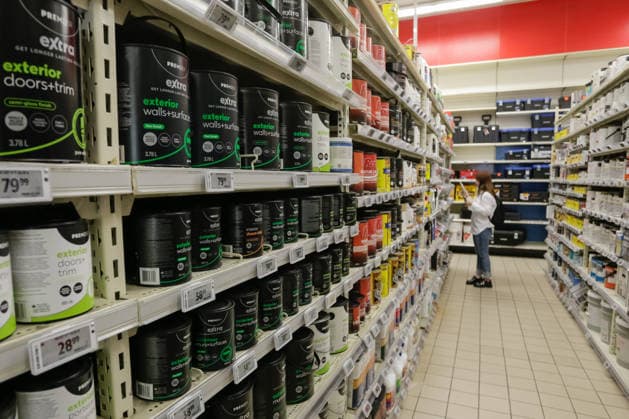 (260825) -- VANCOUVER, Aug. 25, 2026 -- A customer shops for painting supplies at a hardware store in Vancouver, British Columbia, Canada, Aug. 25, 2026. The Canadian federal government on Tuesday announced retaliatory tariffs on over 700 U.S. goods valued at 27.6 billion Canadian dollars (about 20 billion U.S. dollars), alongside a 7.5-billion-Canadian-dollar assistance package for domestic businesses and workers. (Photo by Xinhua) CANADA-VANCOUVER-U.S.-COUNTER TARIFFS LiangxSen 