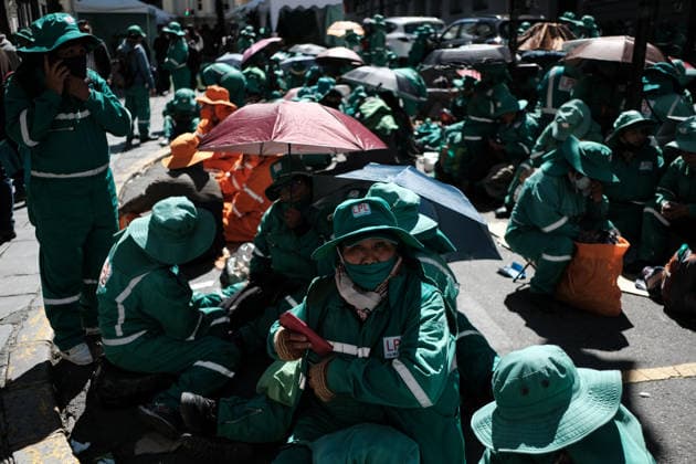 The streets of La Paz are full of garbage after the protests by garbage collectors LA PAZ, BOLIVIA - AUGUST 25: Garbage collectors protest near the La Paz City Hall to demand better wages, in La Paz, Bolivia, on August 25, 2026. Jorge Mateo Romay Salinas Anadolu La Paz Bolivia. Editorial use only. Please get in touch for any other usage.  Copyright: x2026xAnadoluxJorgexMateoxRomayxSalinasx