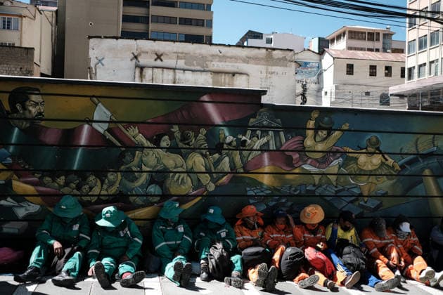 The streets of La Paz are full of garbage after the protests by garbage collectors LA PAZ, BOLIVIA - AUGUST 25: Garbage collectors protest near the La Paz City Hall to demand better wages, in La Paz, Bolivia, on August 25, 2026. Jorge Mateo Romay Salinas Anadolu La Paz Bolivia. Editorial use only. Please get in touch for any other usage.  Copyright: x2026xAnadoluxJorgexMateoxRomayxSalinasx
