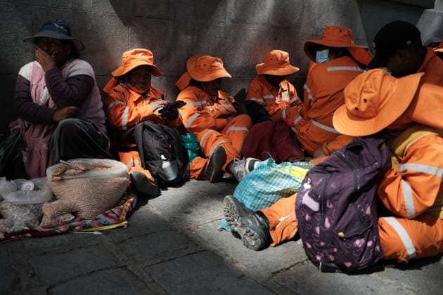 The streets of La Paz are full of garbage after the protests by garbage collectors LA PAZ, BOLIVIA - AUGUST 25: Garbage collectors protest near the La Paz City Hall to demand better wages, in La Paz, Bolivia, on August 25, 2026. Jorge Mateo Romay Salinas Anadolu La Paz Bolivia. Editorial use only. Please get in touch for any other usage.  Copyright: x2026xAnadoluxJorgexMateoxRomayxSalinasx