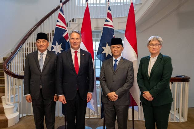 MEETING WITH INDONESIAN MINISTERS, (Left to right) Indonesian Defence Minister Sjafrie Sjamsoeddin, Federal Defence Minister Marles, Indonesian Foreign Minister Sugiono and Foreign Minister Penny Wong pose for a photo during the 10th Australia - Indonesia Foreign and Defence Ministers™ Meeting at Commonwealth Offices in East Melbourne, Victoria, Australia, Wednesday, August 26, 2026. ( NO ARCHIVING East Melbourne Victoria Australia  Copyright: xJayxKoglerx 20260826195437039300