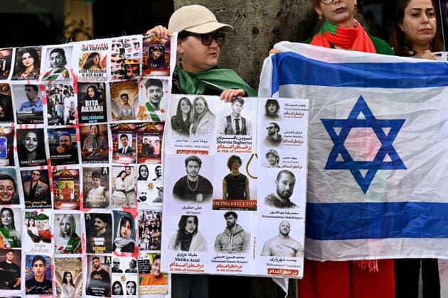 ANTISEMITISM ROYAL COMMISSION, Members of the Australian Iranian community protest against the Iranian regime, adjacent to the Royal Commission on Antisemitism and Social Cohesion in Sydney, Wednesday, August 26, 2026. ( NO ARCHIVING SYDNEY NEW SOUTH WALES AUSTRALIA  Copyright: xDANxHIMBRECHTSx 20260826184177616397