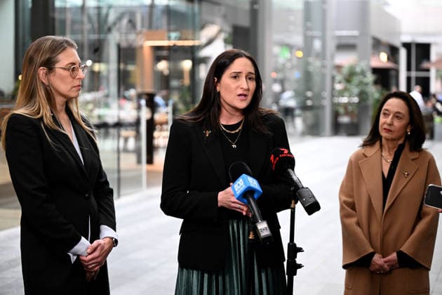 ANTISEMITISM ROYAL COMMISSION, (L-R) Simone Abel, Head of Legal for Executive Council of Australian Jewery, Tahli Blicblau, CEO Dor Foundation and Shirley Leader National Council of Jewish Women of Australia speak to media outside the Royal Commission on Antisemitism and Social Cohesion in Sydney, Wednesday, August 26, 2026. ( NO ARCHIVING SYDNEY NEW SOUTH WALES AUSTRALIA  Copyright: xDANxHIMBRECHTSx 20260826130783752839