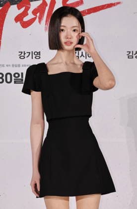 S. Korean actress Kim Si-ah S. Korean actress Kim Si-ah South Korean actress Kim Si-ah, who stars in the new movie Reawaken Man: The Red, poses for a photo during a publicity event in Seoul on Aug. 26, 2026, to promote the movie, set to hit local screens in South Korea on Sept. 30. (Yonhap) 2026-08-26 14:39:09 < 1980-2026 YONHAPNEWS AGENCY. .> ¼­¿ïÆ¯º°½Ã EDITORIAL USE ONLY  Copyright: xx PYH2026082613570034400 YonhapxNewsx yonphotos256007