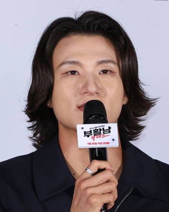 S. Korean actor Shin Seung-ho S. Korean actor Shin Seung-ho South Korean actor Shin Seung-ho, who stars in the new movie Reawaken Man: The Red, speaks during a publicity event in Seoul on Aug. 26, 2026, to promote the movie, set to hit local screens in South Korea on Sept. 30. (Yonhap) 2026-08-26 14:41:51 < 1980-2026 YONHAPNEWS AGENCY. .> ¼­¿ïÆ¯º°½Ã EDITORIAL USE ONLY  Copyright: xx PYH2026082613990034400 YonhapxNewsx yonphotos256022