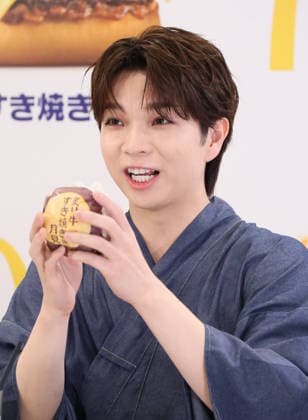 August 26, 2026, Tokyo, Japan - Japanese actor and singer Daichi Shiozaki attends a promotional event of McDonald s Japan s new tsukimi burger (moon-viewing burger) in Tokyo on Wednesday, August 26, 2026. McDonald s Japan will put the new series of tsukimi burgers, hamburger with fried egg on the market on September 2 ahead of the harvest moon festival. (photo by Yoshio Tsunoda AFLO)  aflo_343074951