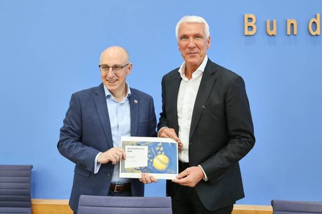 Berlin, Deutschland, 26.08.2026: Bundespressekonferenz: Vorstellung der Wirtschaftsschutzstudie 2026: Sinan Selen, Vizepräsident des Bundesamtes für Verfassungsschutz (BfV) und Ralf Wintergerst, Bitkom-Präsident *** Berlin, Germany, August 26, 2026 Federal Press Conference: Presentation of the 2026 Economic Security Study Sinan Selen, Vice President of the Federal Office for the Protection of the Constitution (BfV), and Ralf Wintergerst, President of Bitkom Copyright: xdtsxNachrichtenagenturx dts_131152