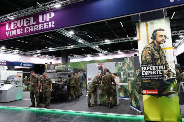 Die Bundeswehr auf der weltgrößten Computerspielmesse Gamescom 2026 in der Koelnmesse. Köln, 26.08.2026 *** The German Armed Forces at Gamescom 2026, the world s largest video game trade show, at Koelnmesse in Cologne, August 26, 2026 Foto:xR.xStoffelsx xFuturexImagex gamescom_6866