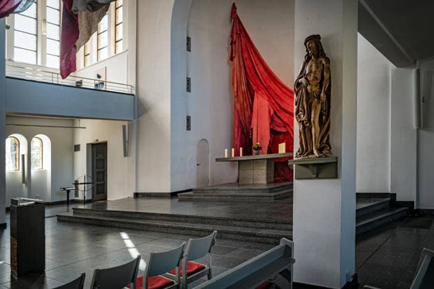 Berlin Mitte Tiergarten; das Kulturforum : Kirche St. Matthäus am Matthäikirchplatz; Ausstellung: Als ich dachte es sei Luft - eine Installation von Nadine Schemmann - 26.08.2026 Kulturforum *** Berlin Mitte, Tiergarten, Kulturforum, St. Matthäus Church on Matthäikirchplatz, Exhibition: When I Thought It Was Air, an installation by Nadine Schemmann, August 26, 2026, Kulturforum