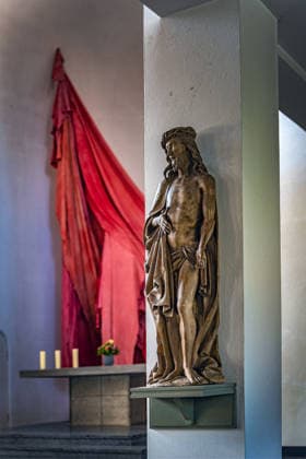 Berlin Mitte Tiergarten; das Kulturforum : Kirche St. Matthäus am Matthäikirchplatz; Ausstellung: Als ich dachte es sei Luft - eine Installation von Nadine Schemmann - 26.08.2026 Kulturforum *** Berlin Mitte, Tiergarten, Kulturforum, St. Matthäus Church on Matthäikirchplatz, Exhibition: When I Thought It Was Air, an installation by Nadine Schemmann, August 26, 2026, Kulturforum