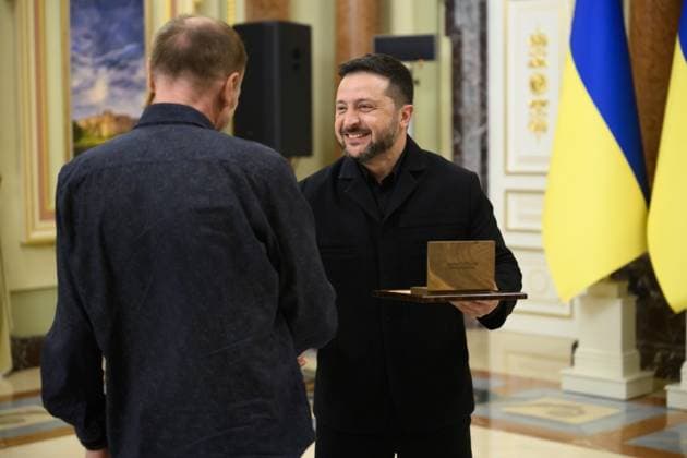 Zelensky Presents National Legend of Ukraine Awards Ukrainian President Volodymyr Zelensky presents the National Legend of Ukraine awards to a number of military personnel and civilians during a ceremony in Ukraine on August 26, 2026. Photo by PRESIDENT OF UKRAINE apaimages Ukraine Ukraine Ukraine 260826_Ukraine_UPO_00(30).jpeg Copyright: xapaimagesxPRESIDENTxOFxUKRAINEx xapaimagesx