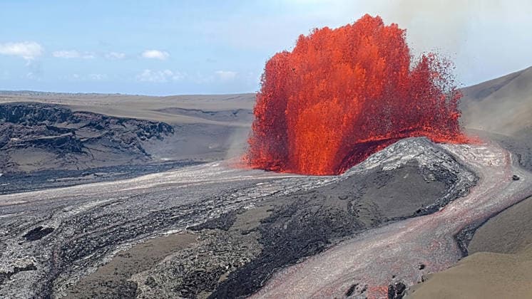August 26, 2026, Kilauea, Hi, United States: A lava fountain shoots into the sky during episode 54 inside the HalemaÃäÂ»umaÃäÂ»u crater at the summit of KÄÂ«lauea at Hawaii Volcanoes National Park, August 25, 2026 in Kilauea, Hawaii. The north vent lava fountain reached an estimated 500 feet (150 meters) above ground level, and its plume reached 17,000 feet (5,200 meters) above sea level. Kilauea United States - ZUMAp138 20260826_zaa_p138_003 Copyright: xWebcam U.SxGeologicx