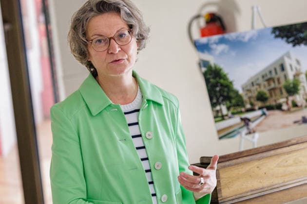 26.08.2026. Düsseldorf. Im Rahmen der diesjährigen Aktionstage besucht Ina Scharrenbach, NRW-Ministerin für Heimat, Kommunales, Bau und Digitalisierung des Landes Nordrhein-Westfalen den GOL:D ECK Landmarken Neubau mit gemischter Nutzung. Düsseldorf Lütticher Straße 1 Nordrhein-Westfalen Deutschland *** August 26, 2026, Düsseldorf: As part of this year’s action days, Ina Scharrenbach, Minister for Home Affairs, Municipal Affairs, Construction, and Digitalization of the State of North Rhine-Westphalia, visits the GOL D ECK Landmarken mixed-use development at Lütticher Straße 1 in Düsseldorf, North Rhine-Westphalia, Germany.