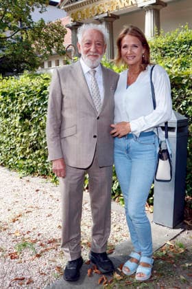 Schlosspark Theater, Jahrespressekonferenz im Schlosspark Theater, Berlin, 26.08.2026 Dieter Hallervorden mit seiner Frau Christiane Zander bei der Jahrespressekonferenz für die Spielzeit 2026 27 im Schloßparktheater in Berlin am 26.8.2026 Berlin Schlosspark Theater Copyright: xAnitaxBuggex