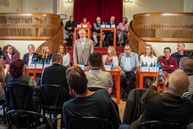 ABB SCHLOSSPARK- Irene Christ (Regie), Isabel Polak, Marko Pustisek, Barbara Maria Sava, Dieter Hallervorden, Nathalie Hallervorden, Manfred Langer, Judith Richter, Max Tidof und Heinrich Schafmeister zu Gast bei der Jahrespressekonferenz zur Spielzeit 2026 27 im Schlosspark Theater 26.AUGUST 2026 in Berlin Berlin Deutschland