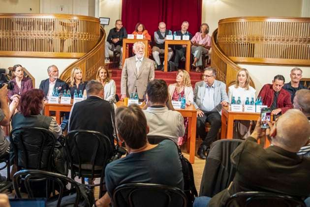 ABB SCHLOSSPARK- Irene Christ (Regie), Isabel Polak, Marko Pustisek, Barbara Maria Sava, Dieter Hallervorden, Nathalie Hallervorden, Manfred Langer, Judith Richter, Max Tidof und Heinrich Schafmeister zu Gast bei der Jahrespressekonferenz zur Spielzeit 2026 27 im Schlosspark Theater 26.AUGUST 2026 in Berlin Berlin Deutschland