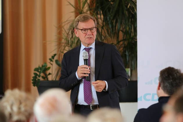 26.08.2026 Politik CDU Bürgerdialog mit Dr. Johann Wadephul, Sepp Müller und Dr. Anja Schneider Kornhaus Dessau Dr. Johann Wadephul (CDU, MdB, Bundesminister des Auswärtigen) während des Bürgerdialogs. Dessau-Roßlau Sachsen-Anhalt Deutschland *** August 26, 2026 Politics CDU Public Forum with Dr. Johann Wadephul, Sepp Müller, and Dr. Anja Schneider, Kornhaus, Dessau Dr. Johann Wadephul, CDU, Member of the Bundestag, Federal Minister of Foreign Affairs, during the public forum in Dessau-Roßlau, Saxony-Anhalt, Germany