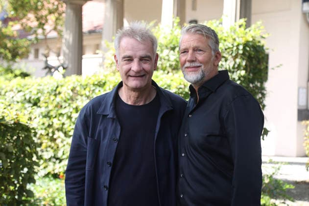 Heinrich Schafmeister und Kai Wiesinger bei der Jahrespressekonferenz zur Spielzeit 2026 27 im Schlosspark Theater. Berlin, 26.08.2026