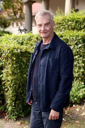 Heinrich Schafmeister bei der Jahrespressekonferenz zur Spielzeit 2026 27 im Schlosspark Theater. Berlin, 26.08.2026