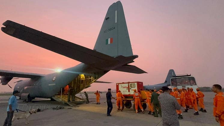 RECORD DATE NOT STATED NDRF Teams Load Relief Material into IAF C-130J Aircraft for Nepal Flood Relief Operations Ghaziabad, Aug 26 (ANI): NDRF teams load relief material onto an Indian Air Force (IAF) C-130J aircraft at Hindon Airbase as they prepare for flood relief operations, in Ghaziabad on Wednesday. (@IAF_MCC X ANI Photo) Ghaziabad Uttar Pradesh India Copyright: xANIx ANI_20260826483