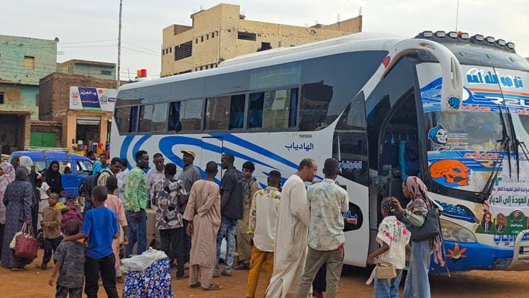 Sudanese refugees return to Khartoum from Egypt after army regains control KHARTOUM, SUDAN - AUGUST 26: Sudanese refugees, who fled to Egypt due to clashes between the Sudanese Army and the Rapid Support Forces (RSF), arrive back by bus following the military securing control and restoring safety in Khartoum, Sudan on August 26, 2026. Nezar Abdallah Basheer Anadolu Khartoum Sudan. Editorial use only. Please get in touch for any other usage.  Copyright: x2026xAnadoluxNezarxAbdallahxBasheerx